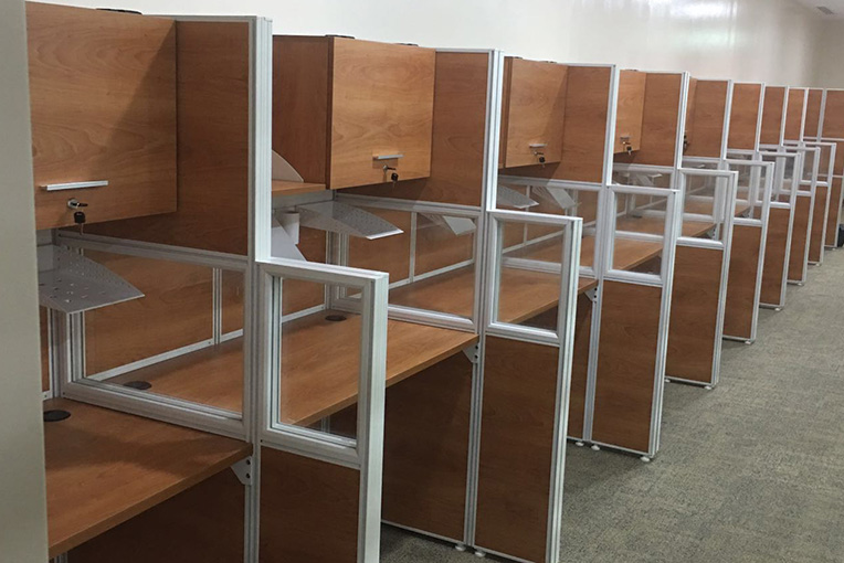 開放工作屏風位2