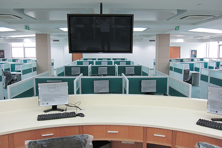 員工工作屏風(fēng)位